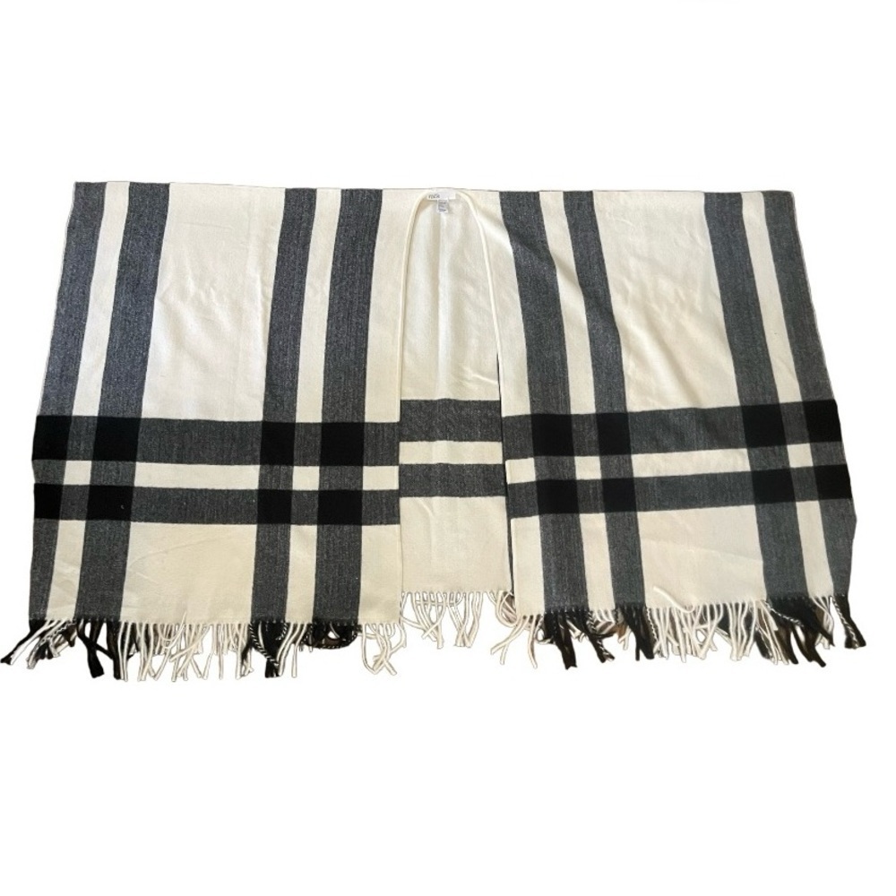 Nordstrom Rack Cashmere Exploded Plaid Black/White Wrap One Size.